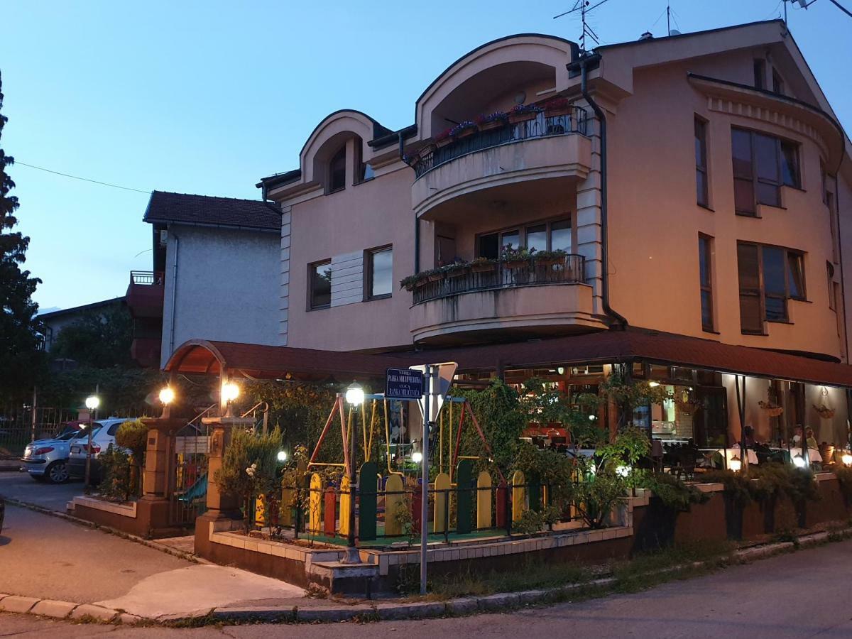 Green And Blue Apartments Banyaluka Dış mekan fotoğraf