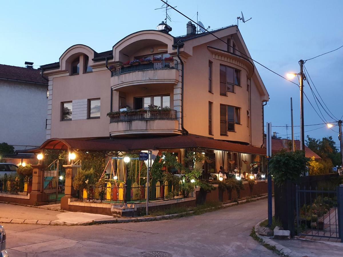 Green And Blue Apartments Banyaluka Dış mekan fotoğraf