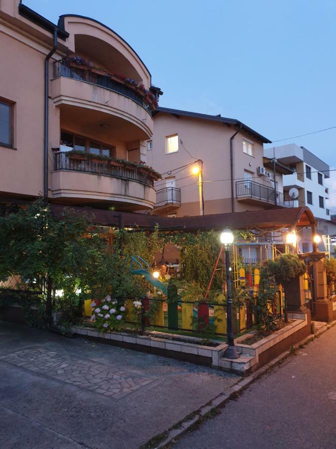 Green And Blue Apartments Banyaluka Dış mekan fotoğraf